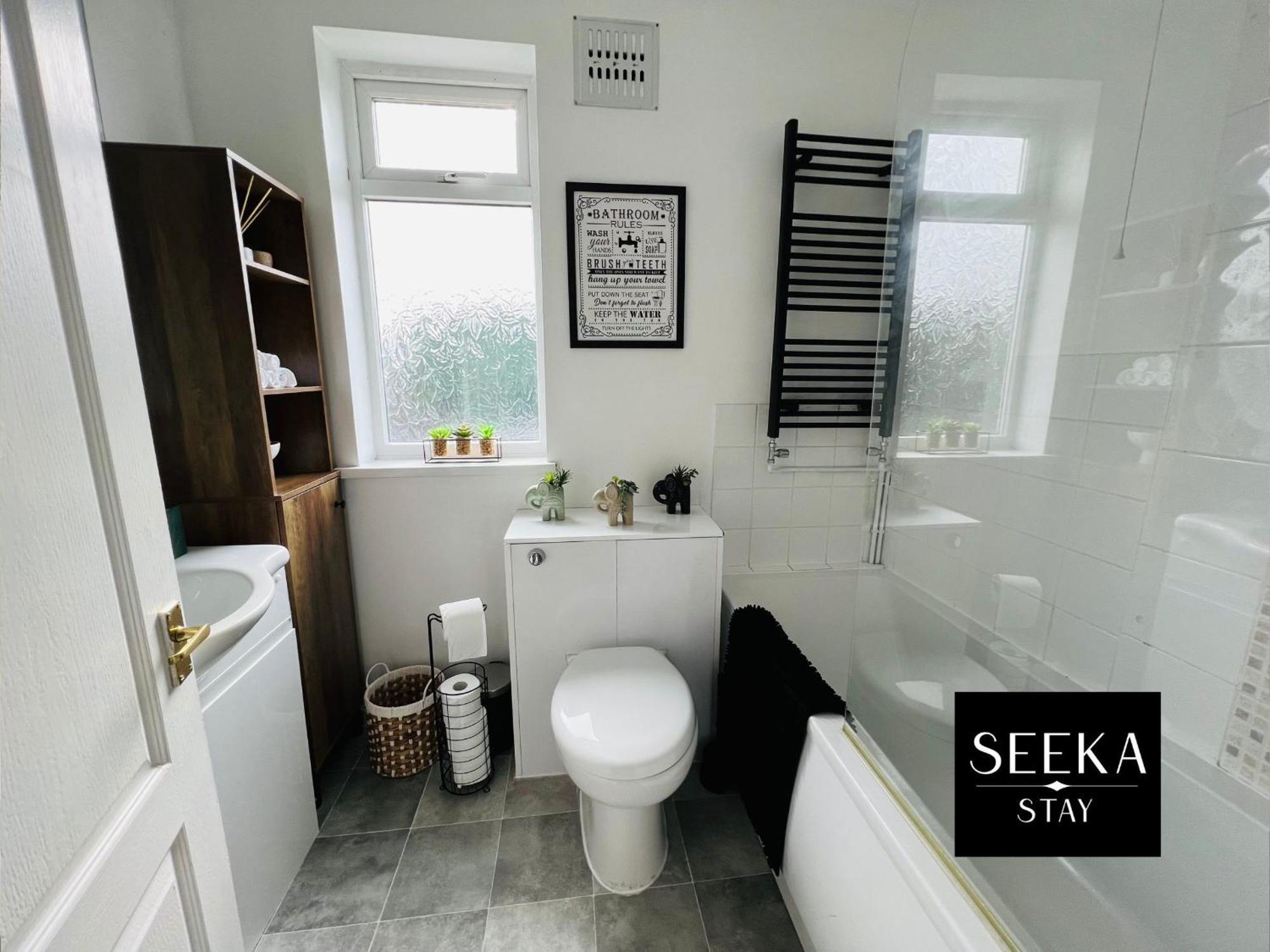Cosy 2-Bedroom House, Walking Distance Cbs, Ideal For Contractors-Business Stays Coventry Esterno foto