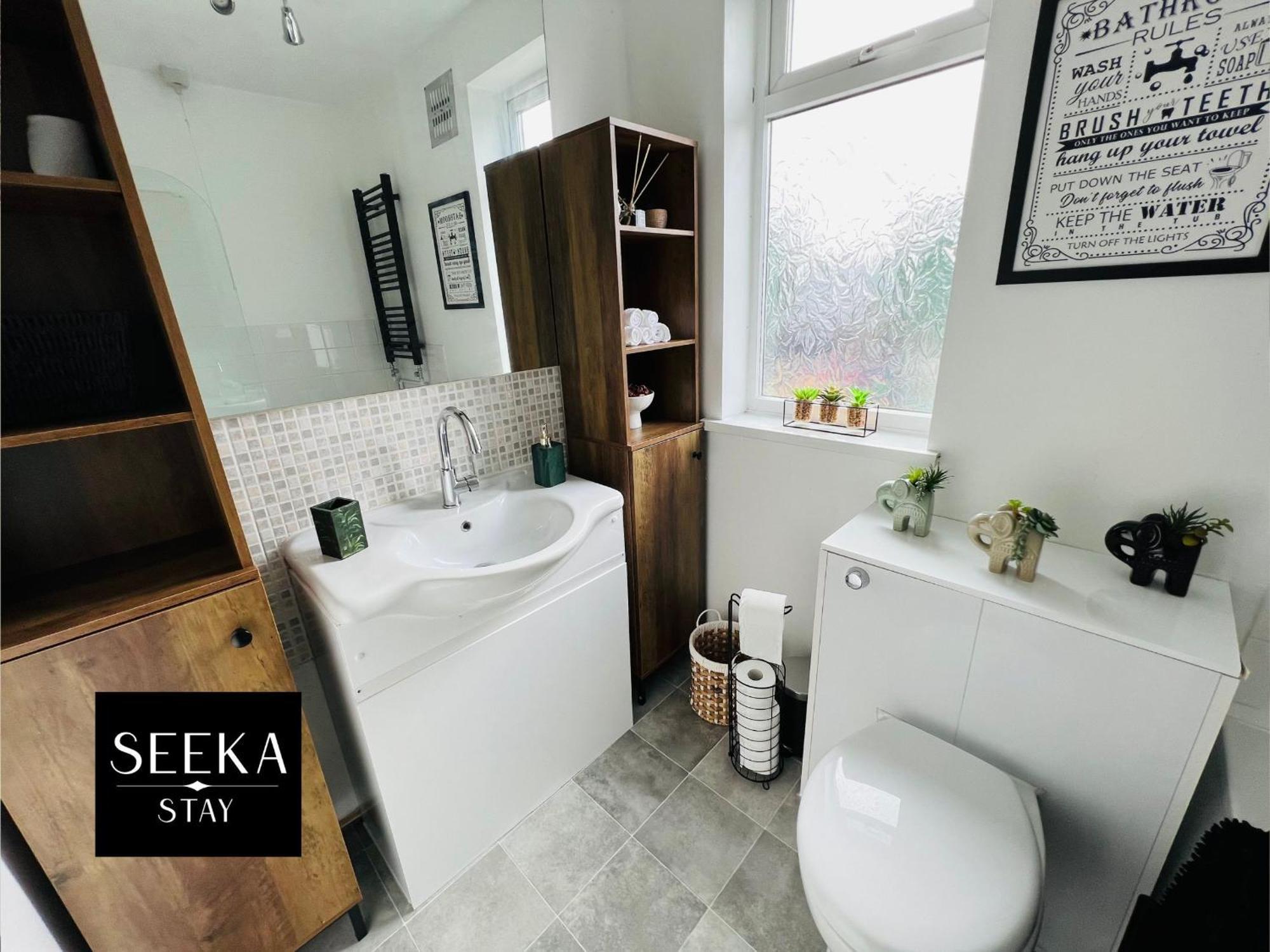 Cosy 2-Bedroom House, Walking Distance Cbs, Ideal For Contractors-Business Stays Coventry Esterno foto