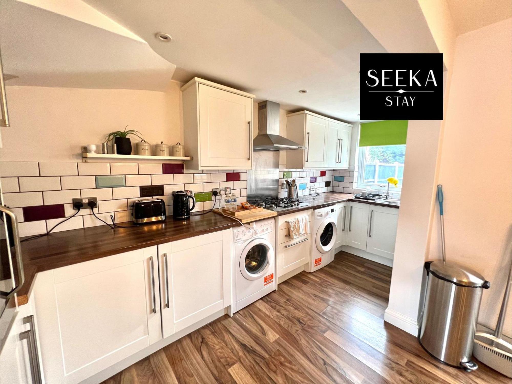 Cosy 2-Bedroom House, Walking Distance Cbs, Ideal For Contractors-Business Stays Coventry Esterno foto